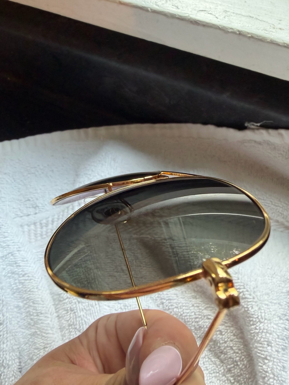 Ray-Ban Aviator Classic Polarized Sunglasses - Gold Frame with Green Lenses - Picture 5 of 11